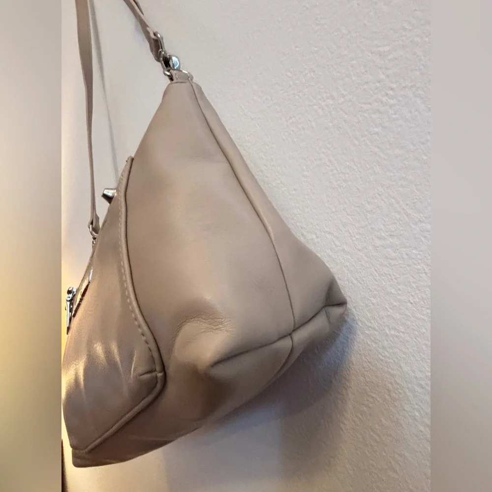 Steve Madden Tan Crossbody Bag with Structured Design - Picture 5 of 15